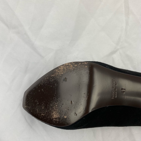 Diane
HH Platform Peep Toe
Color: Blk Suede
size: 41 (EURO) USA 10.5 - Picture 2 of 5